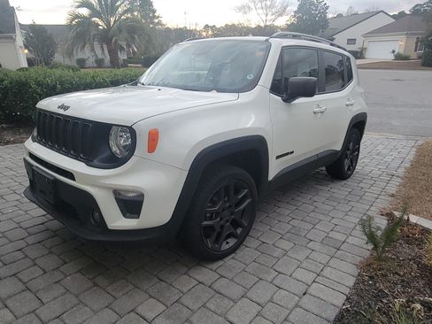 Used 2021 Jeep Renegade Latitude image 1