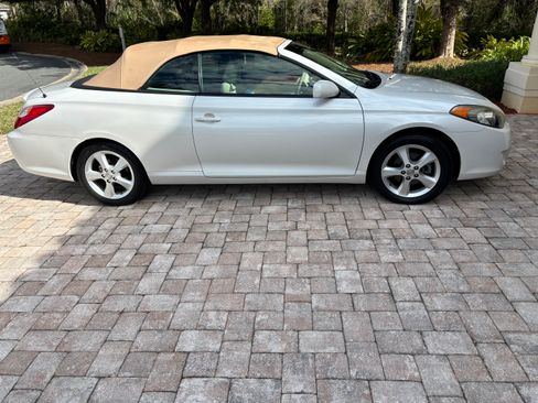 Used 2006 Toyota Solara SLE image 2