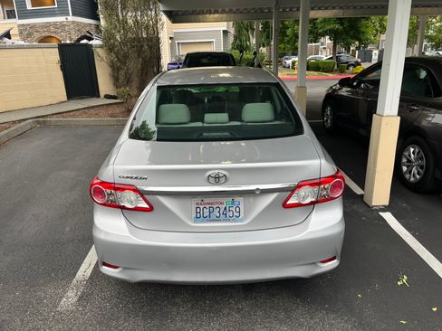Used 2012 Toyota Corolla L FWD image 9