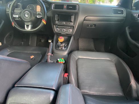 Used 2014 Volkswagen Jetta GLI Autobahn FWD image 4