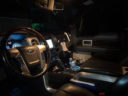 Used 2014 Ford F150 Platinum image 6