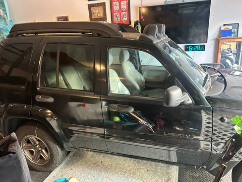 Used 2003 Jeep Liberty Renegade image 11