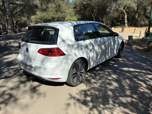 Used 2015 Volkswagen e-Golf SEL Premium FWD image 4
