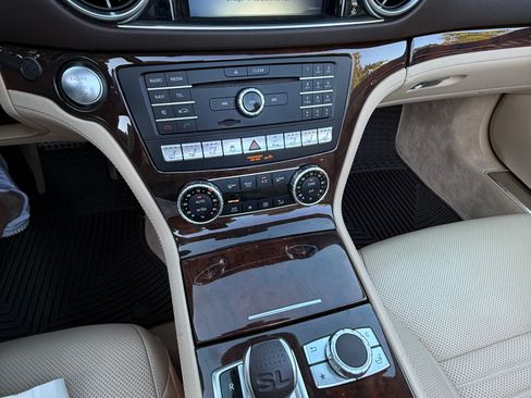 Used 2018 Mercedes-Benz SL 550 image 15