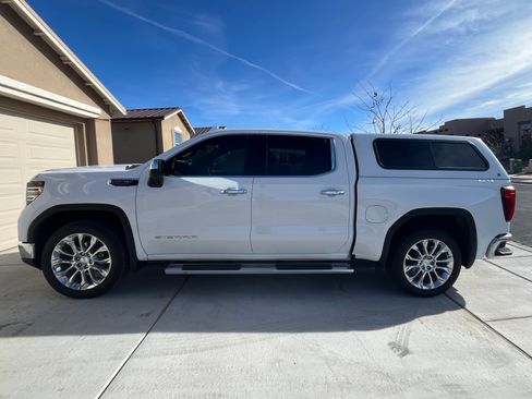 Used 2024 GMC Sierra 1500 SLT w/ SLT Premium Plus Package image 1