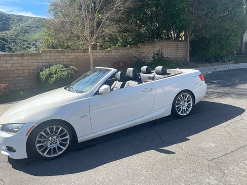 Used 2012 BMW 328i Convertible image 1