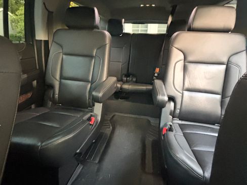 Used 2020 Chevrolet Suburban Premier w/ RST 6.2L Performance Edition AWD/4WD image 8