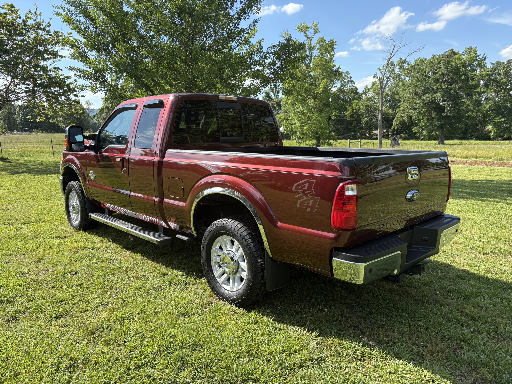 Used 2016 Ford F250 Lariat w/ Chrome Package AWD/4WD image 4