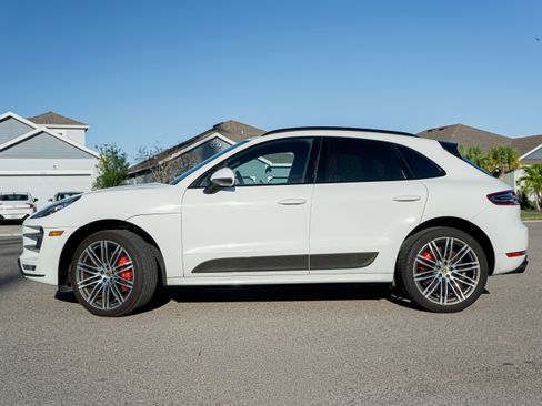 Used 2015 Porsche Macan Turbo image 1
