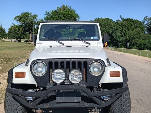 Used 1997 Jeep Wrangler SE image 1