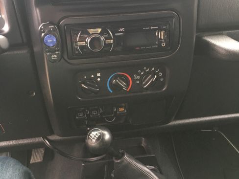 Used 2006 Jeep Wrangler Rubicon w/ Security Group AWD/4WD image 12