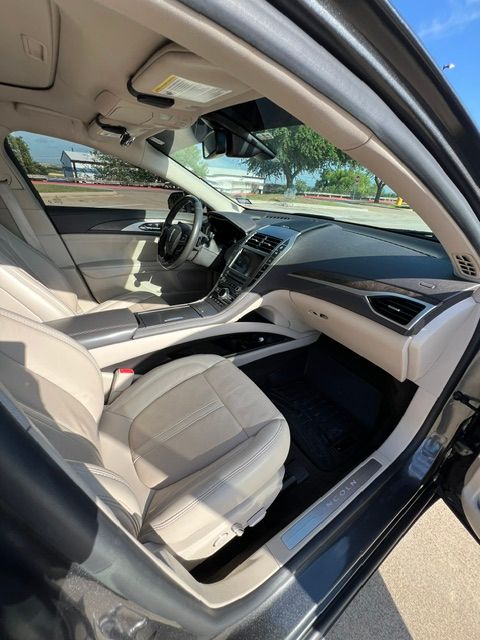 Used 2020 Lincoln MKZ Reserve w/ Elements Package AWD/4WD image 6