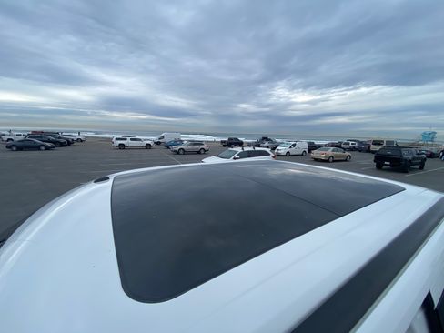 Used 2017 Ford F250 XLT w/ XLT Premium Package image 2