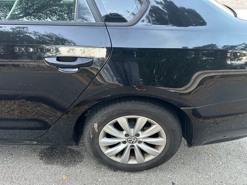 Used 2015 Volkswagen Passat 1.8T Wolfsburg Edition image 14