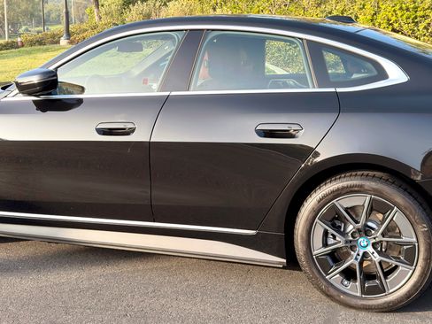 Used 2023 BMW i4 eDrive40 image 5