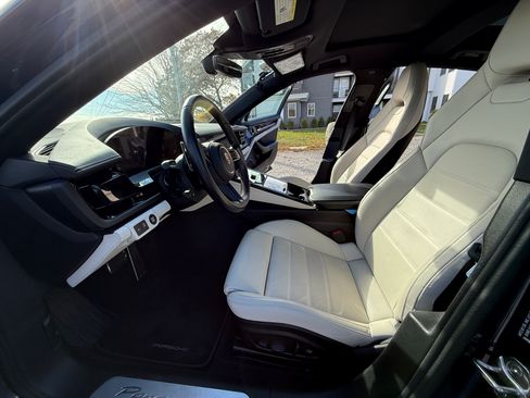 Used 2024 Porsche Panamera 4 image 18