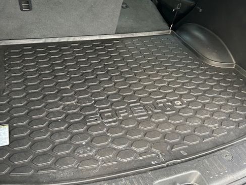 Used 2012 Kia Sorento LX image 10