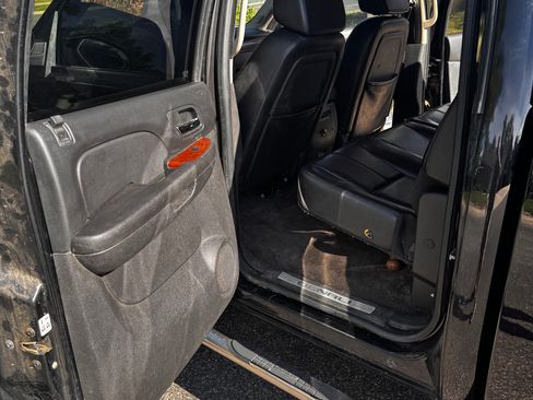 Used 2008 GMC Sierra 1500 Denali w/ Sun And Navigation Package AWD/4WD image 11