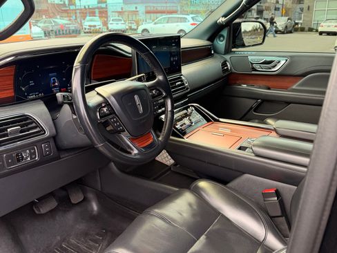 Used 2022 Lincoln Navigator L Reserve image 16