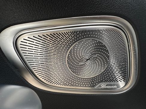 Used 2024 Mercedes-Benz GLC 300 image 17