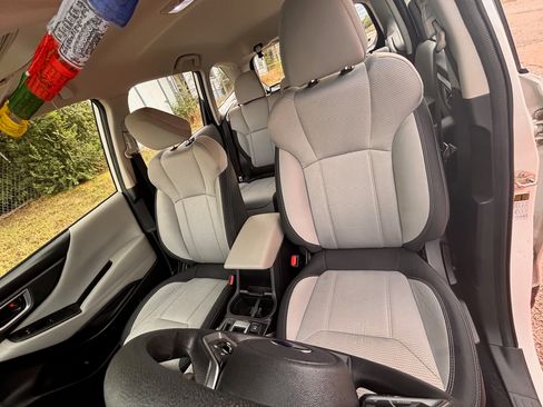 Used 2022 Subaru Forester w/ Popular Package #2 AWD/4WD image 9