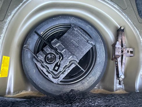 Used 2013 Toyota Corolla LE image 14