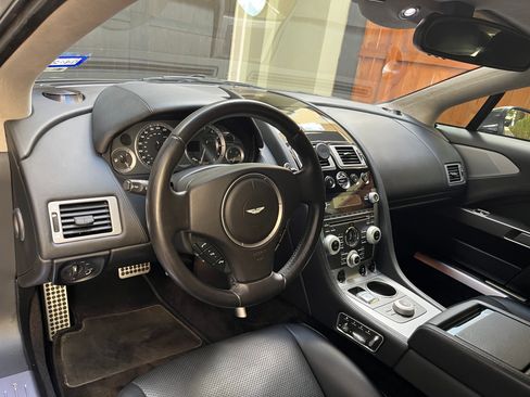Used 2011 Aston Martin Rapide Luxe image 8