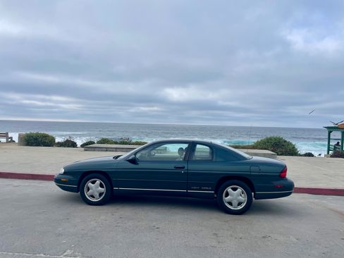 Used 1996 Chevrolet Monte Carlo LS image 1