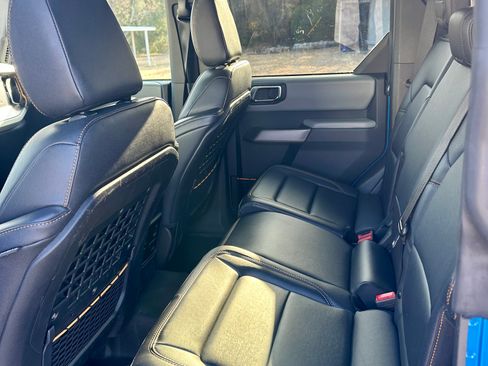 Used 2022 Ford Bronco Badlands image 7