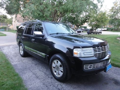 Used 2010 Lincoln Navigator 4WD image 6
