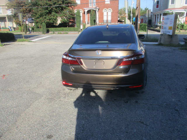 Used 2017 Honda Accord Hybrid Sedan image 8