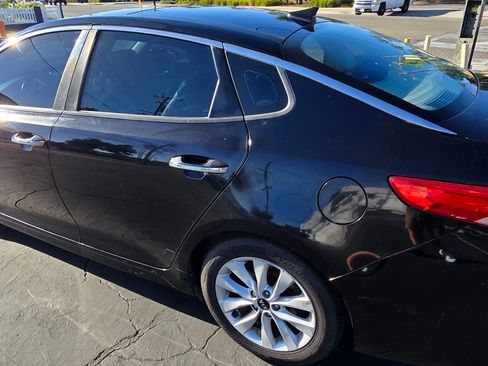 Used 2016 Kia Optima EX w/ Premium Package image 9