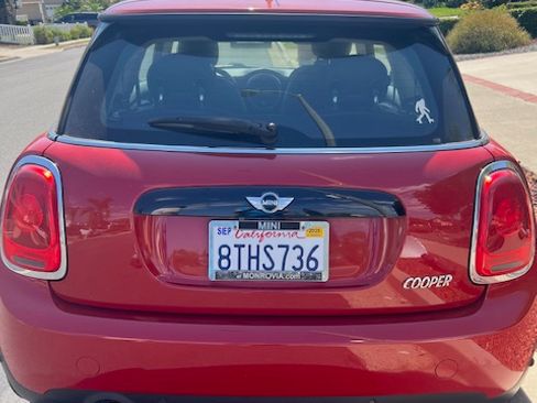 Used 2018 MINI Cooper 2-Door Hardtop image 2