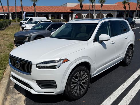 Used 2020 Volvo XC90 T5 Momentum w/ Protection Package FWD image 5