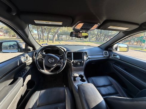 Used 2015 Jeep Grand Cherokee Limited w/ Trailer Tow Group IV image 9