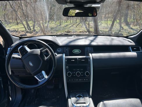 Used 2019 Land Rover Discovery Sport HSE image 9