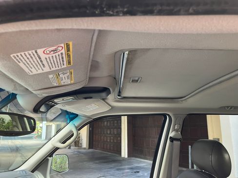 Used 2004 Ford Explorer Sport Trac XLT image 24