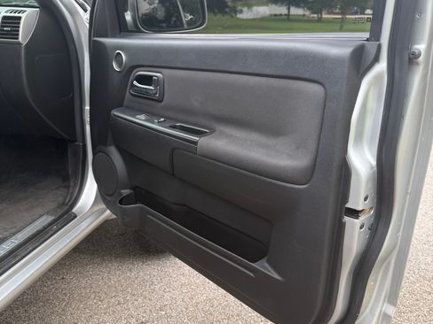 Used 2010 Chevrolet Colorado LT AWD/4WD image 12