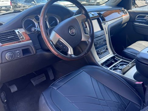 Used 2012 Cadillac Escalade ESV Platinum AWD/4WD image 11