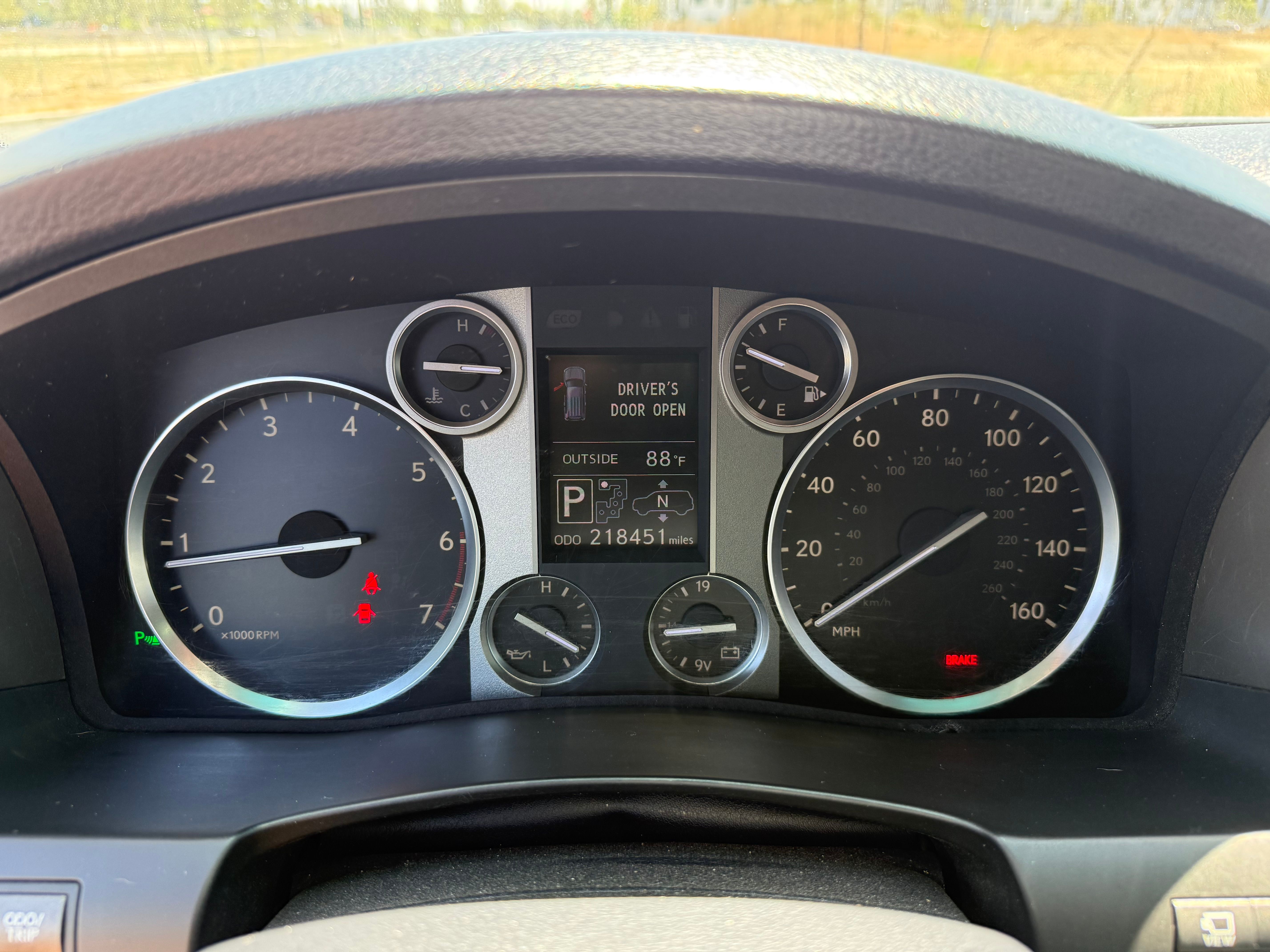 Used 2013 Lexus LX 570 4WD w/ Luxury Pkg image 14