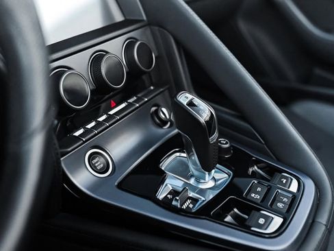 Used 2021 Jaguar F-TYPE R image 10