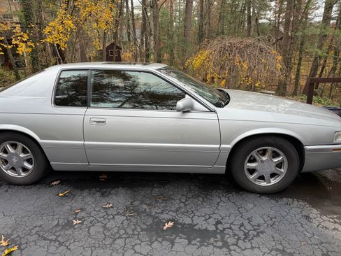 Used 2002 Cadillac Eldorado Touring w/ Preffered Equipment Group image 2