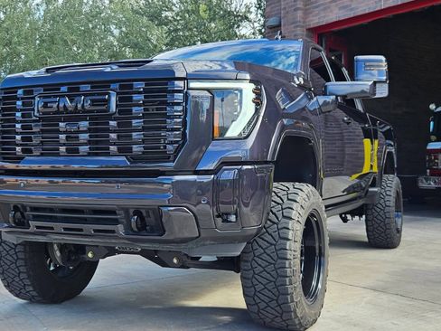 Used 2024 GMC Sierra 2500 Denali w/ Denali Reserve Package image 1