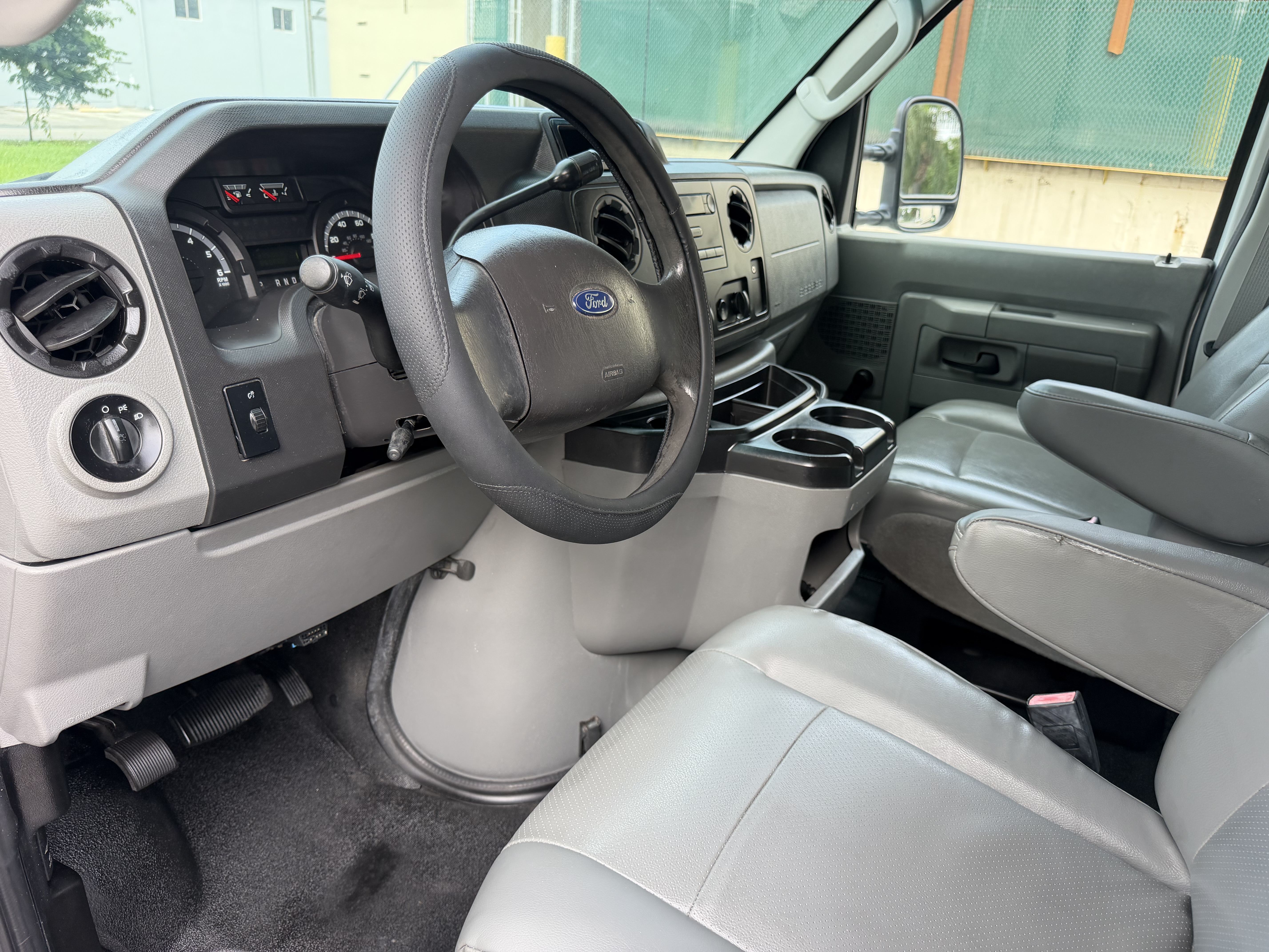 Used 2013 Ford E-250 and Econoline 250 Extended RWD image 14
