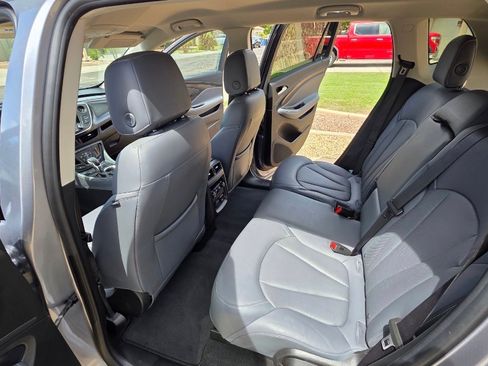 Used 2019 Buick Envision Essence FWD image 8