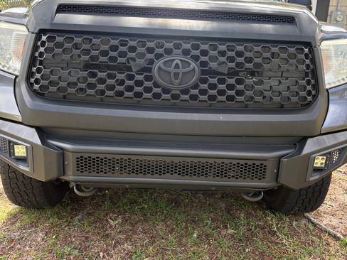 Used 2017 Toyota Tundra SR5 w/ TRD Off Road Package image 4