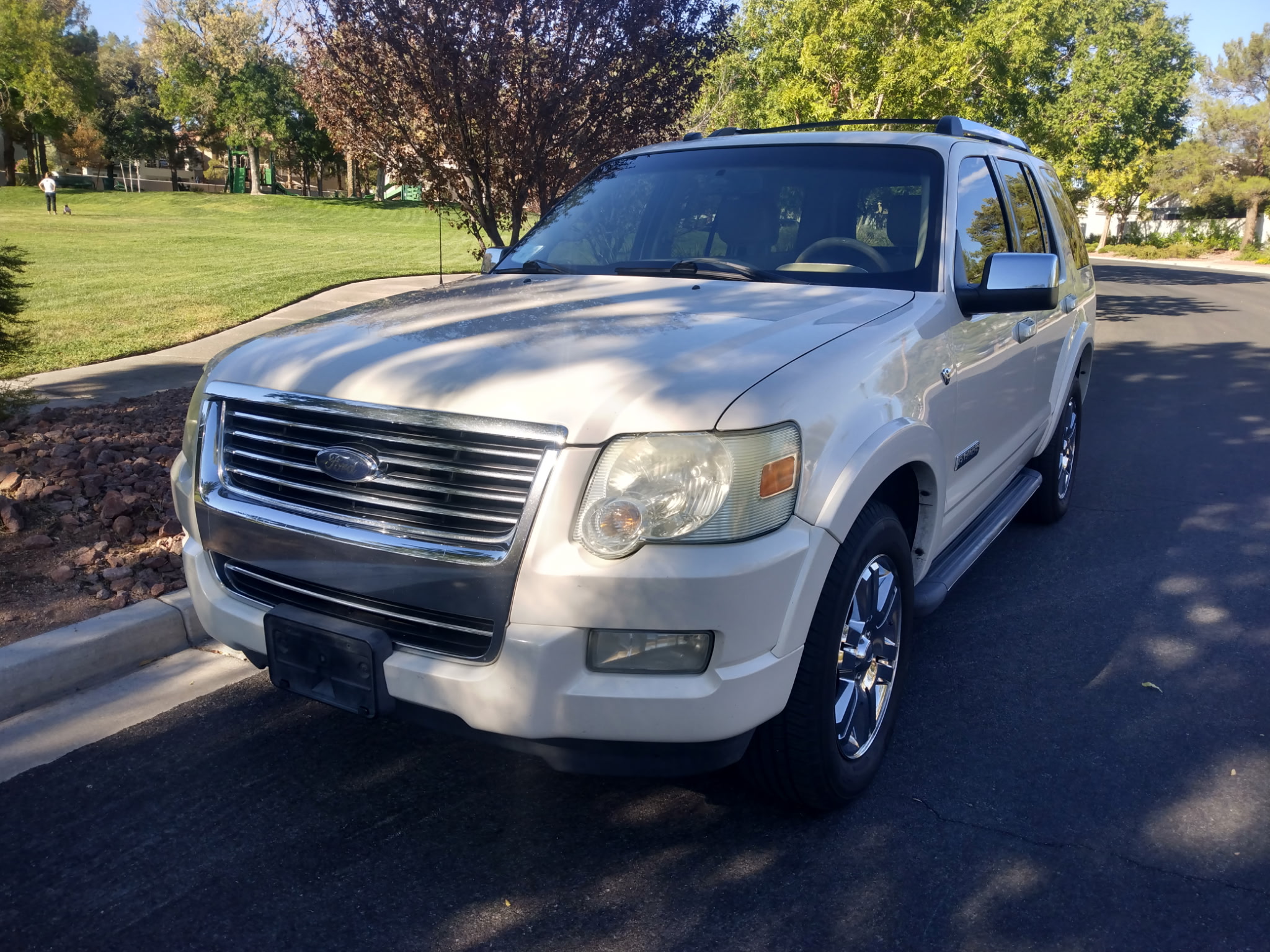 Used 2008 Ford Explorer Limited RWD image 2
