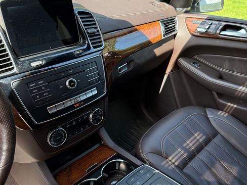 Used 2017 Mercedes-Benz GLS 450 4MATIC image 23