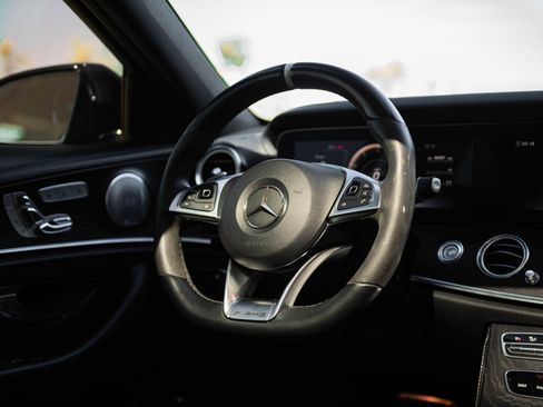 Used 2018 Mercedes-Benz E 63 AMG S image 19
