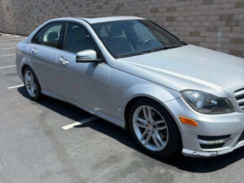 Used 2013 Mercedes-Benz C 250 Sedan image 2